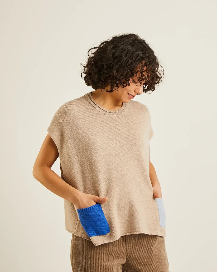 Kirin Vest - Oat-Azure/Pale Blue Pockets