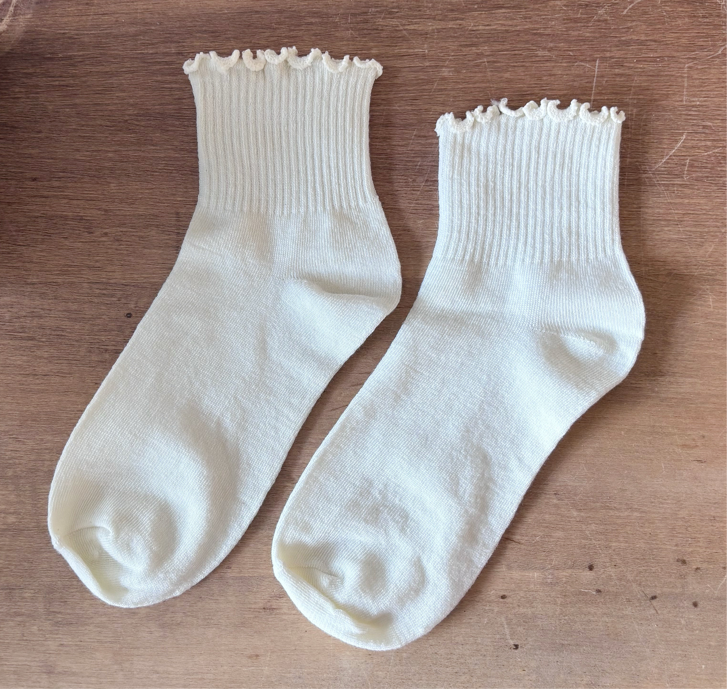 Scallop Frill Socks