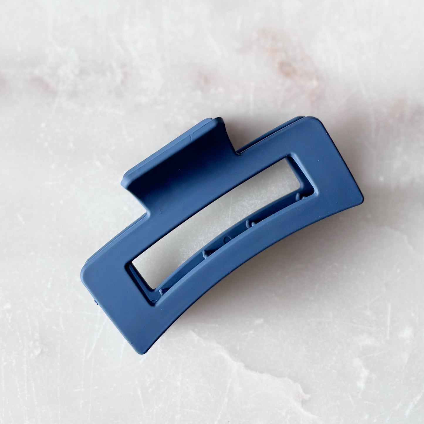 Large Cutout Claw Clip - Sapphire