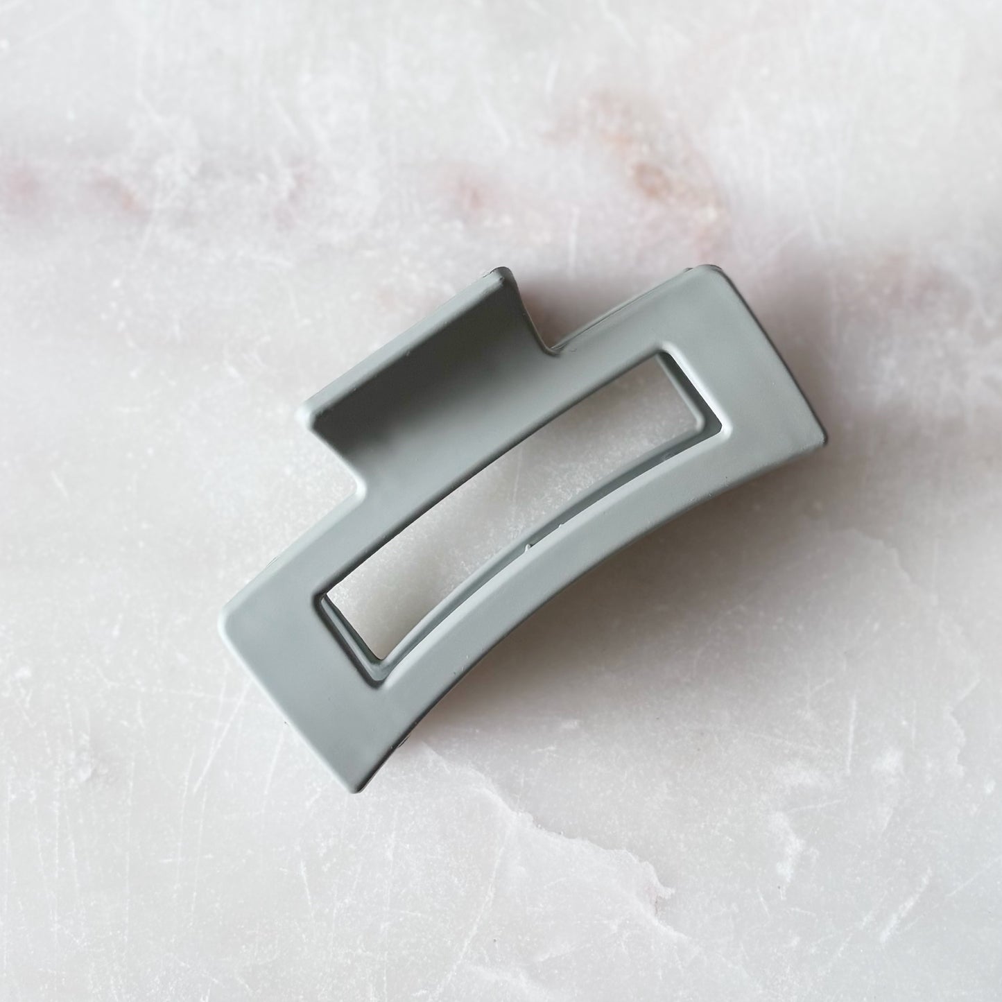 Large Cutout Claw Clip - Grey