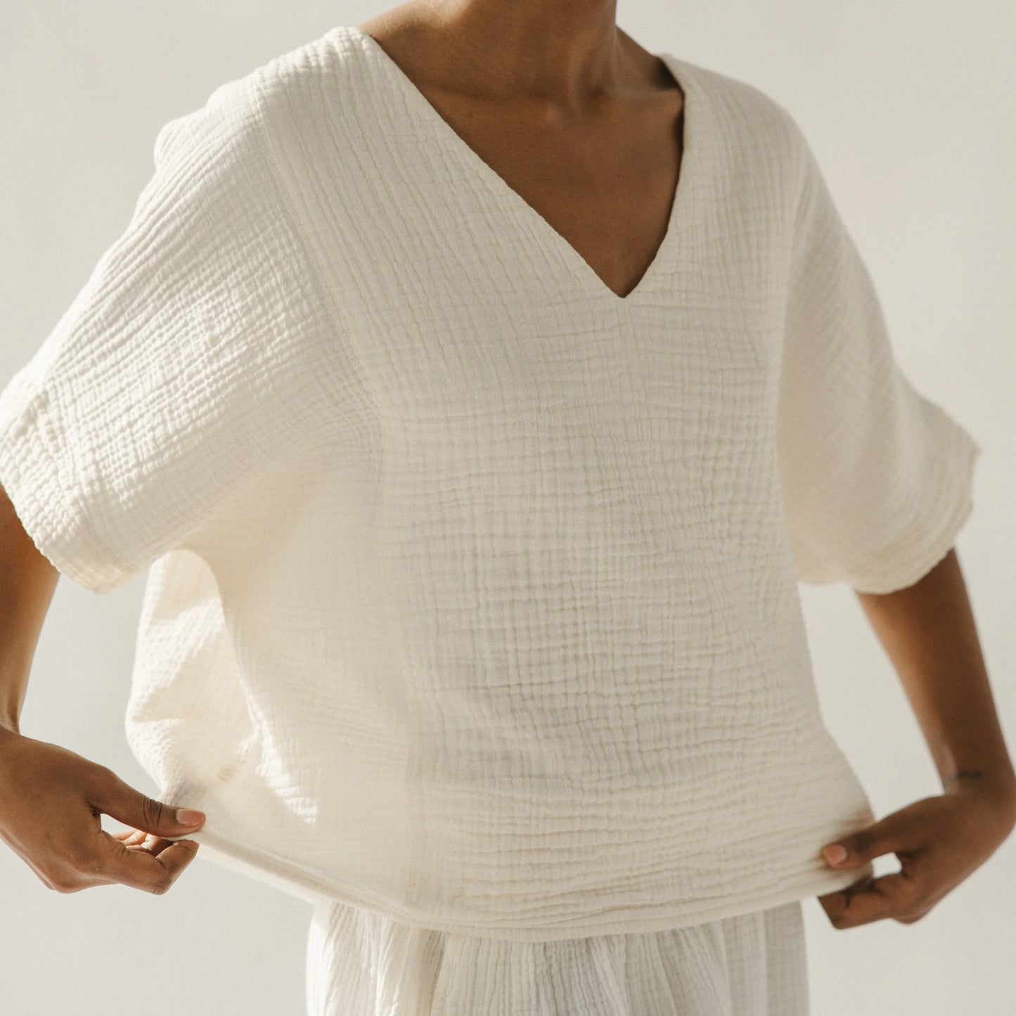 Crinkle Cotton V-Neck Top - Cream (O/S)