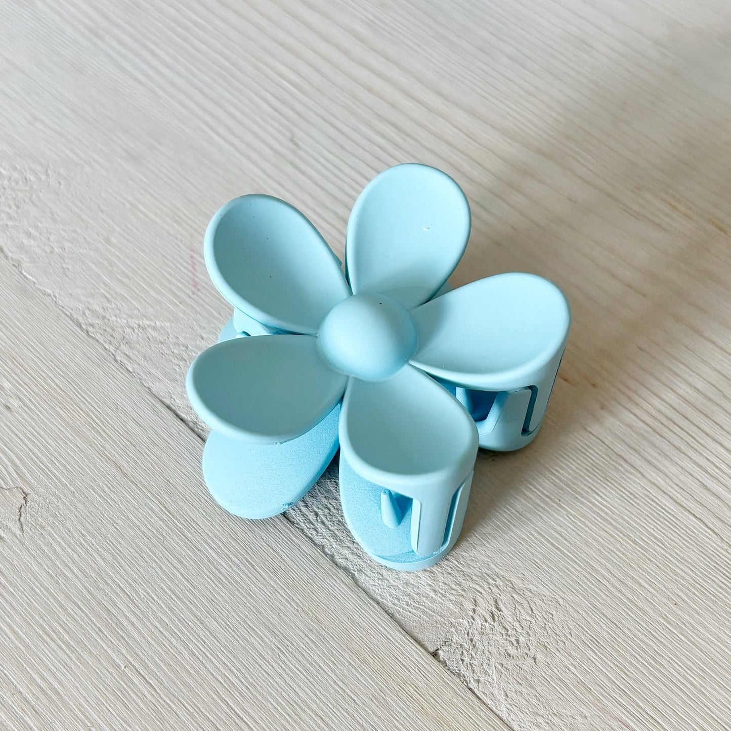 Small Flower Claw Clip - Baby Blue