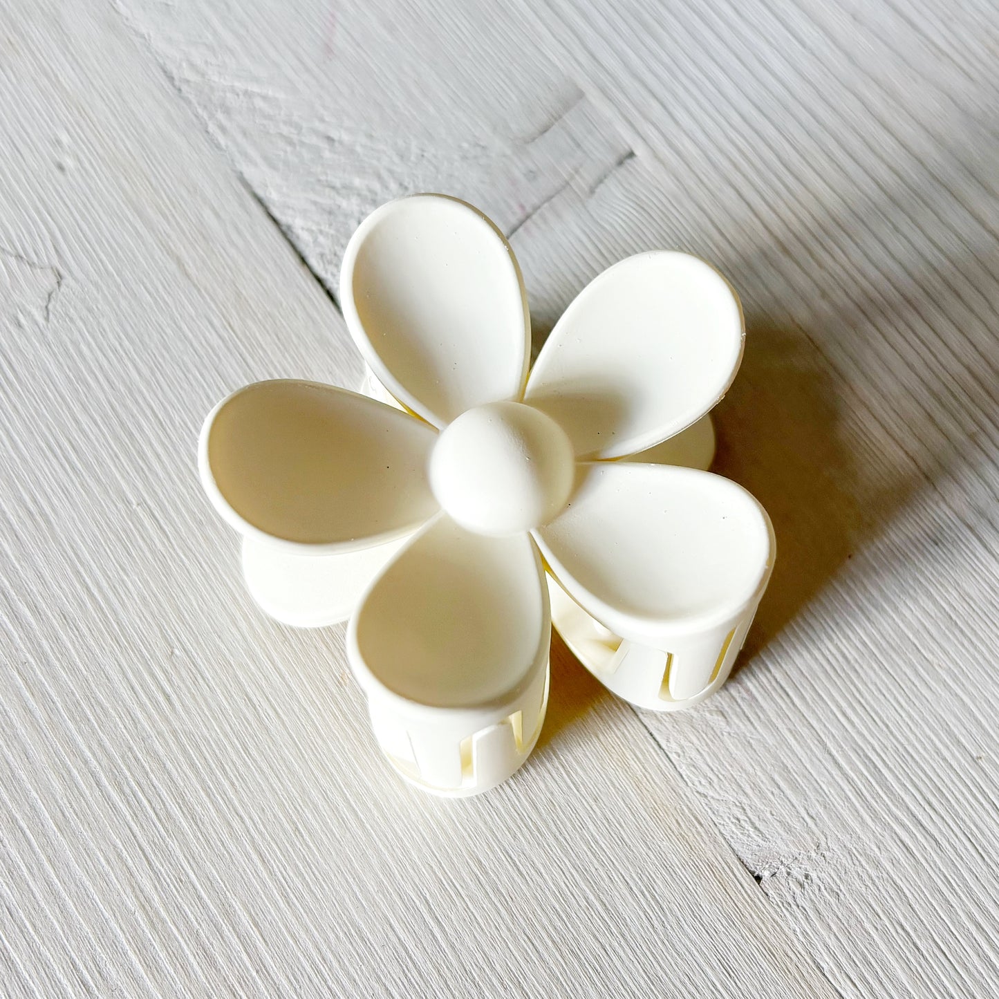 Small Flower Claw Clip - Cream