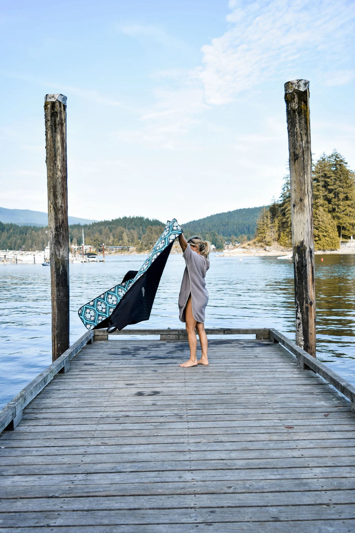 The Excursion Packable Picnic Blanket - Blue Multi