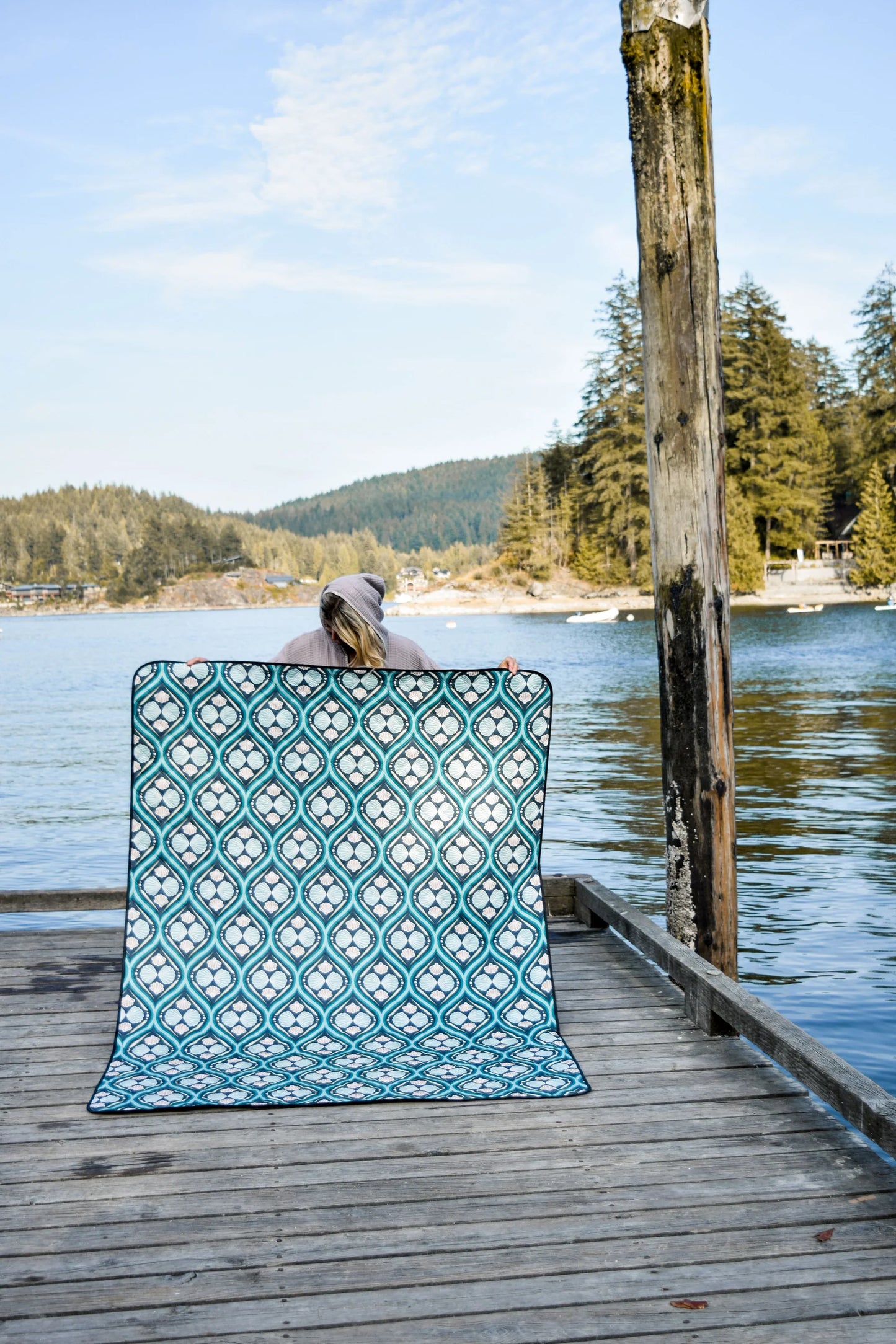 The Excursion Packable Picnic Blanket - Blue Multi