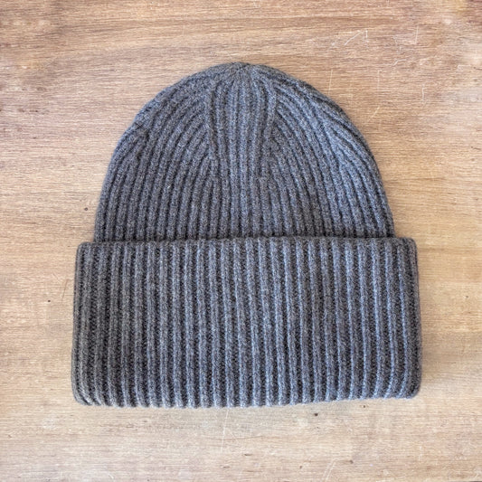 Lucy Beanie - Dark Taupe