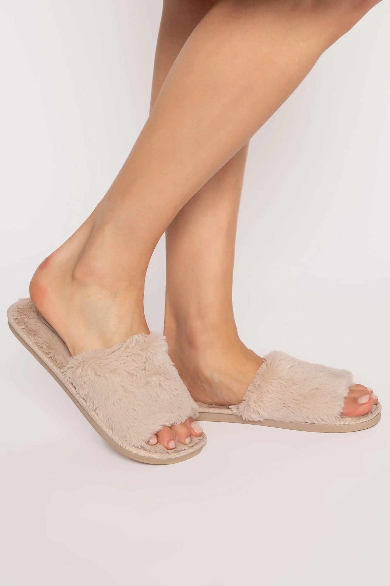 Luxe Plush Slippers - Champagne