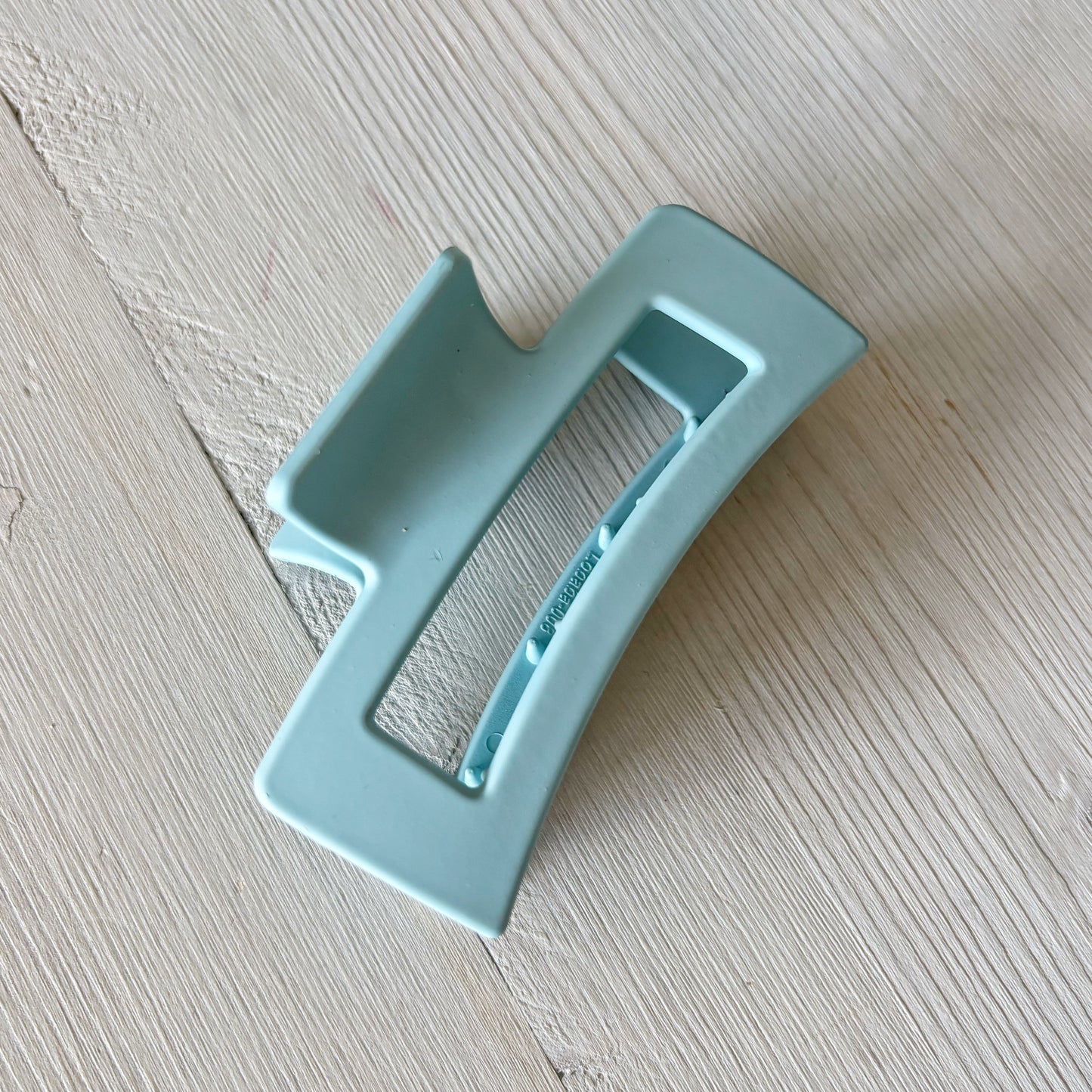 Large Cutout Claw Clip - Dusty Blue