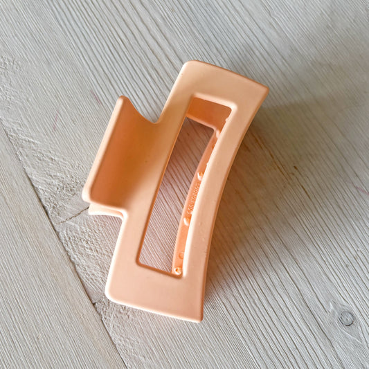 Large Cutout Claw Clip - Peach