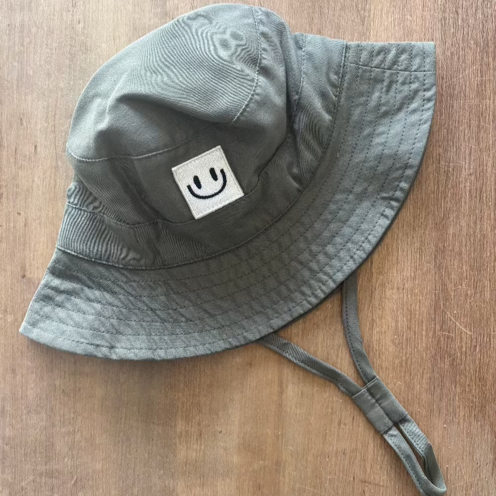 Smiley Bucket Hat - Army Green