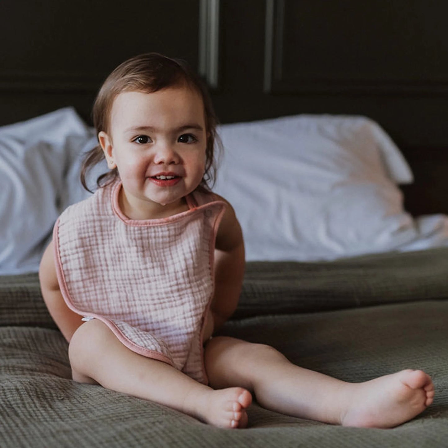 Crinkle Bib - Seashell