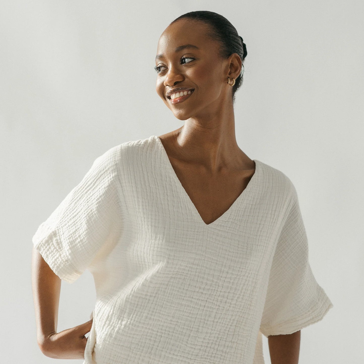 Crinkle Cotton V-Neck Top - Cream (O/S)