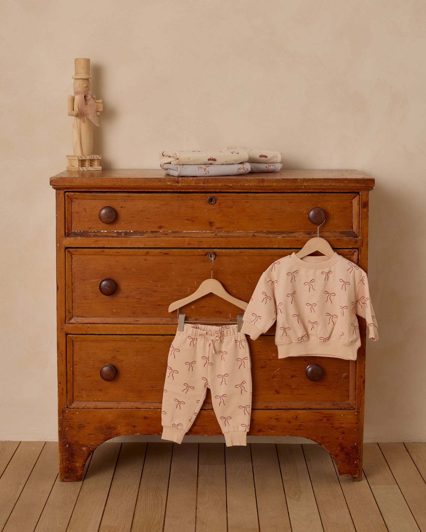 Relaxed Fleece Sweatshirt - Red Bows