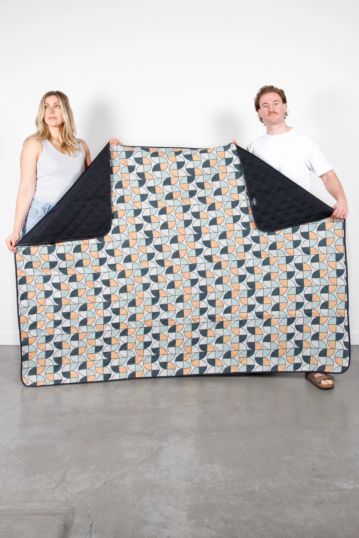 The Excursion Packable Picnic Blanket - Olive Mix